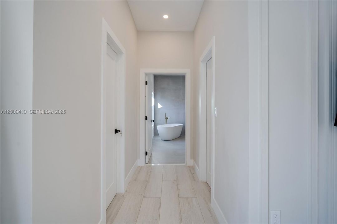 For Rent: $13,000 (6 beds, 4 baths, 3932 Square Feet)