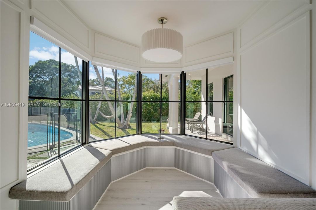 For Rent: $13,000 (6 beds, 4 baths, 3932 Square Feet)
