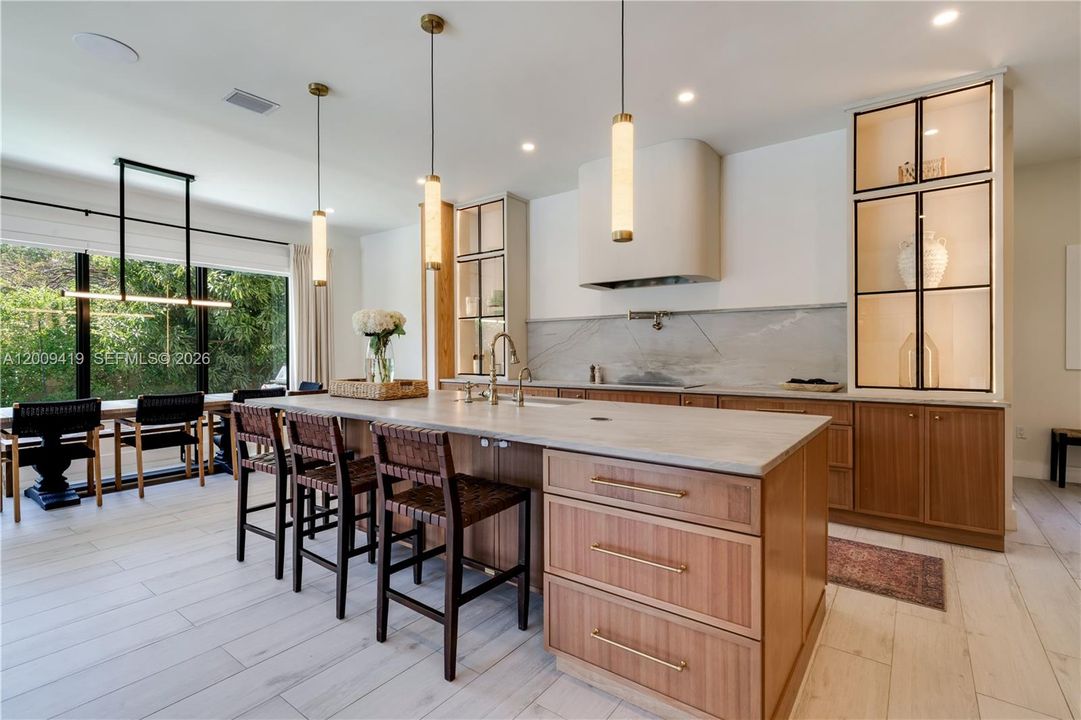 For Rent: $13,000 (6 beds, 4 baths, 3932 Square Feet)