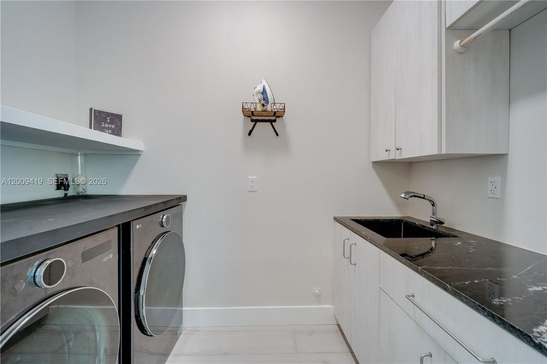 For Rent: $13,000 (6 beds, 4 baths, 3932 Square Feet)