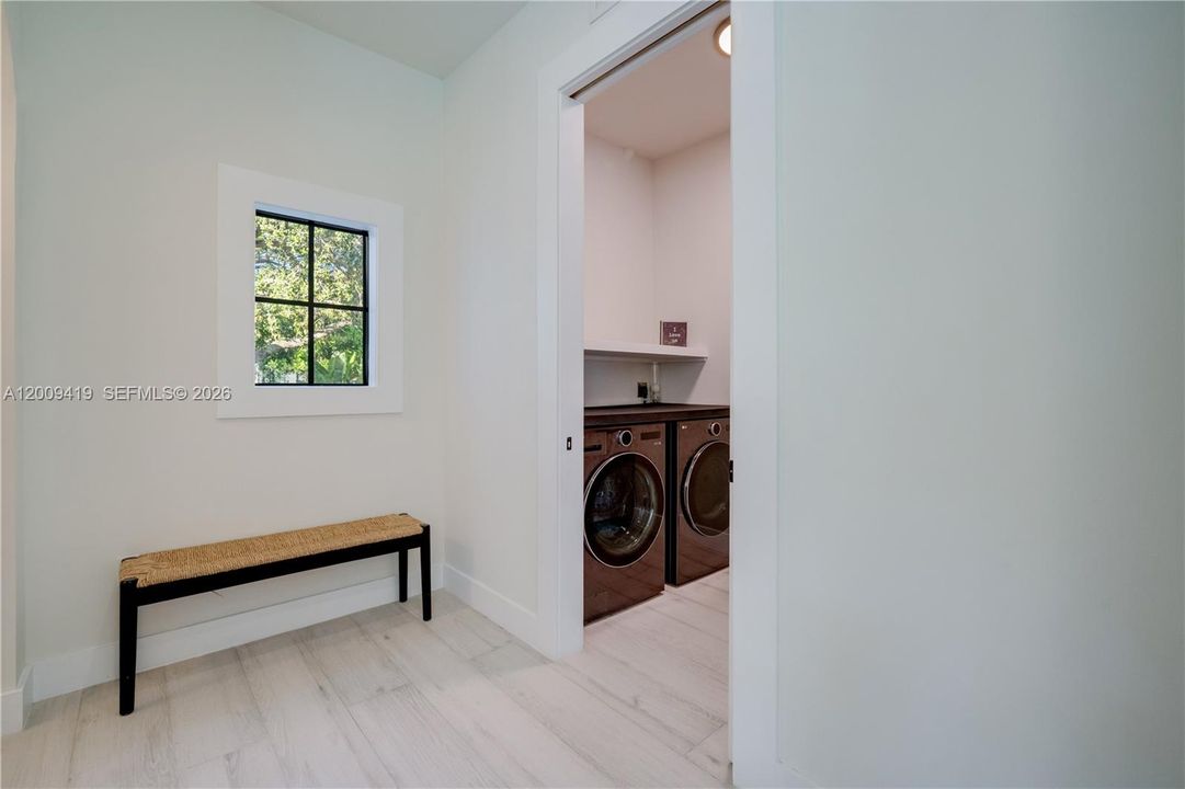 For Rent: $13,000 (6 beds, 4 baths, 3932 Square Feet)
