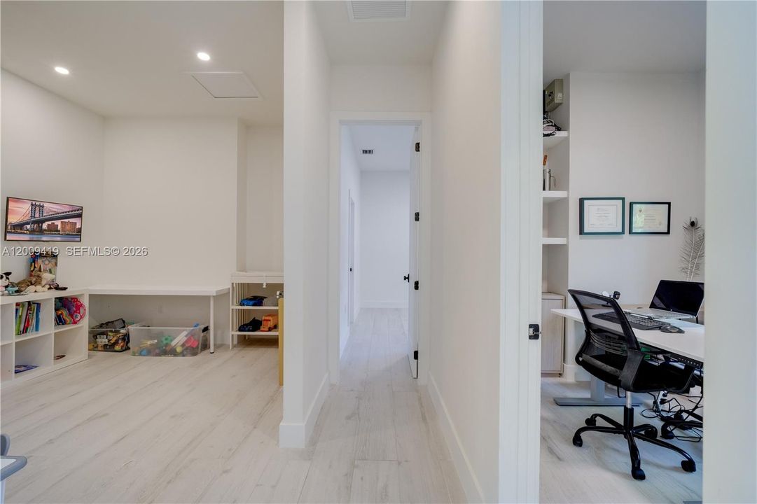 For Rent: $13,000 (6 beds, 4 baths, 3932 Square Feet)
