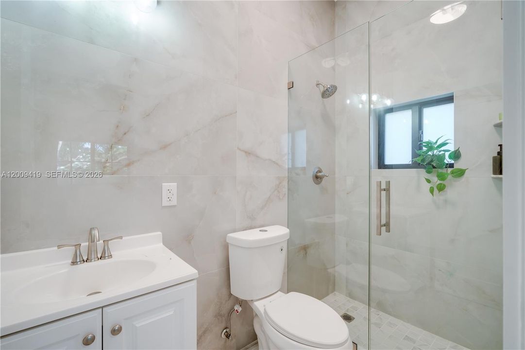 For Rent: $13,000 (6 beds, 4 baths, 3932 Square Feet)
