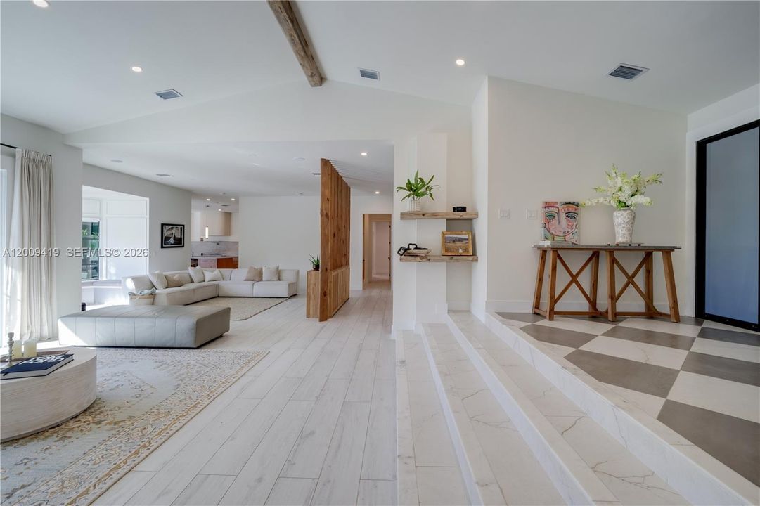 For Rent: $13,000 (6 beds, 4 baths, 3932 Square Feet)