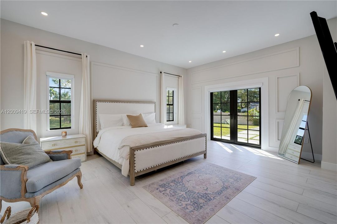 For Rent: $13,000 (6 beds, 4 baths, 3932 Square Feet)