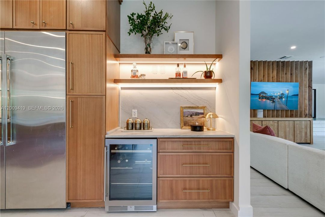 For Rent: $13,000 (6 beds, 4 baths, 3932 Square Feet)