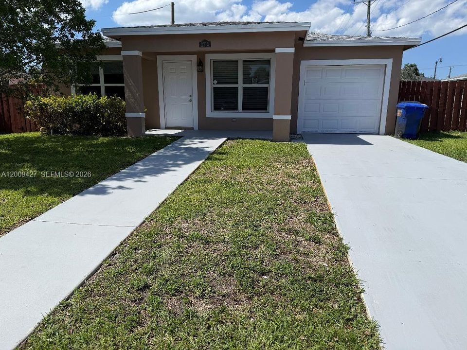 For Rent: $3,250 (3 beds, 2 baths, 1283 Square Feet)