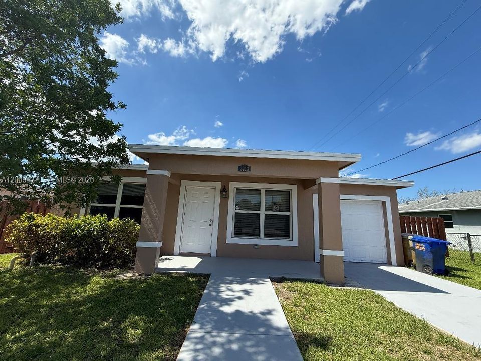For Rent: $3,250 (3 beds, 2 baths, 1283 Square Feet)