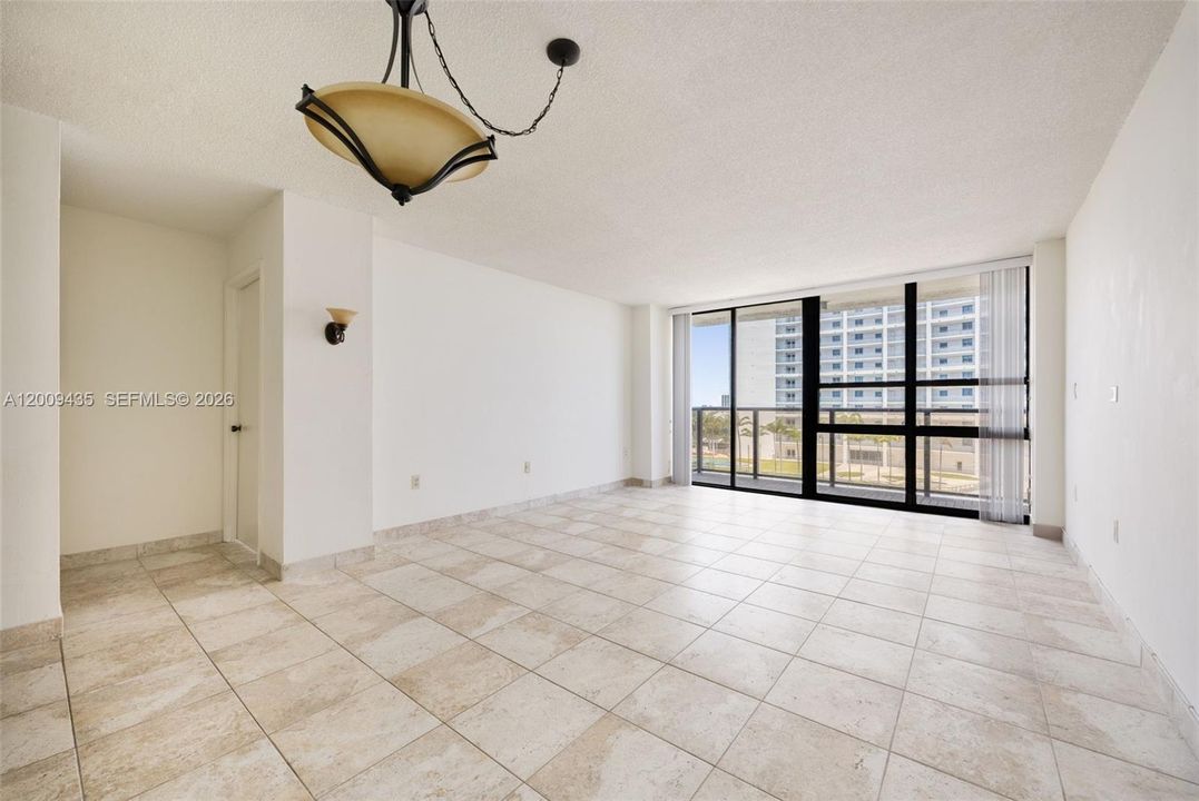 En Venta: $320,000 (1 camas, 1 baños, 768 Pies cuadrados)