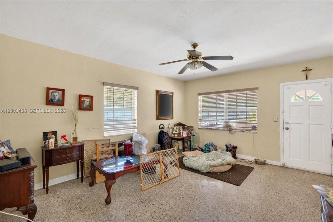 For Sale: $520,000 (4 beds, 2 baths, 1254 Square Feet)