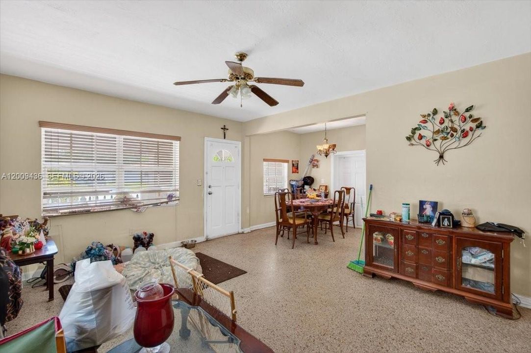 For Sale: $520,000 (4 beds, 2 baths, 1254 Square Feet)