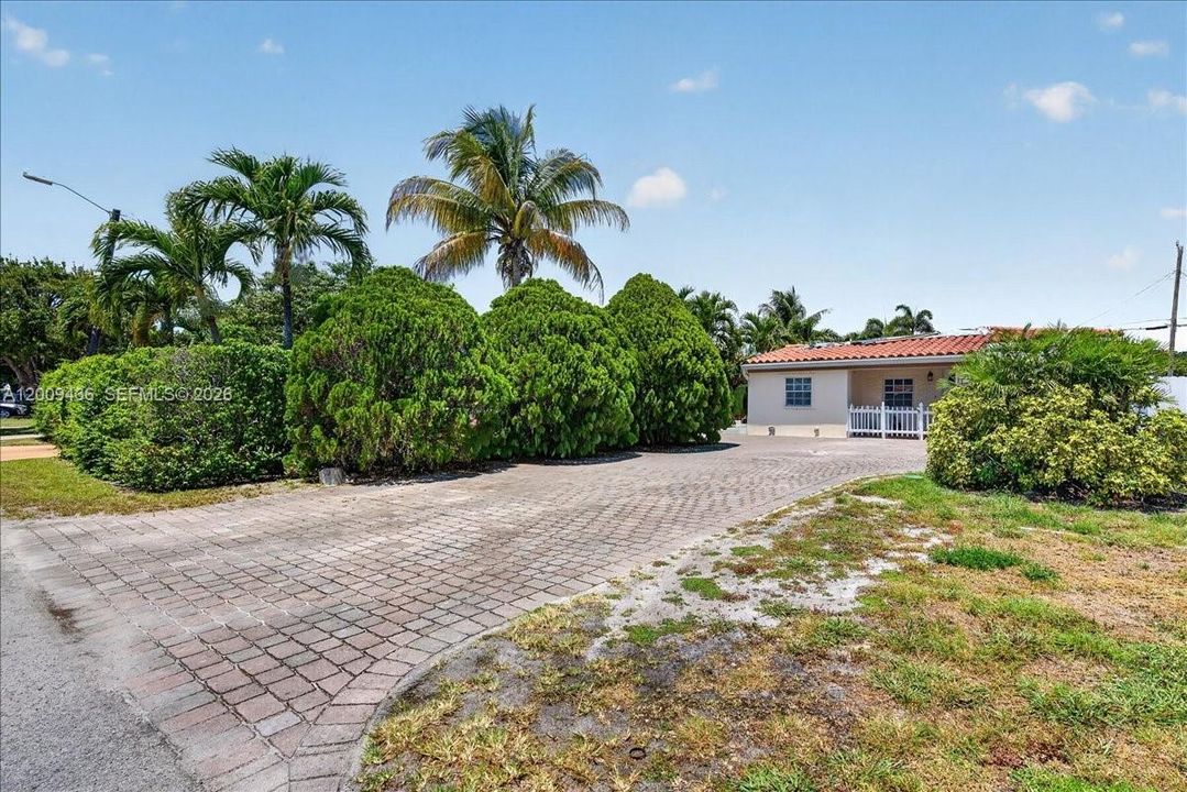 For Sale: $520,000 (4 beds, 2 baths, 1254 Square Feet)