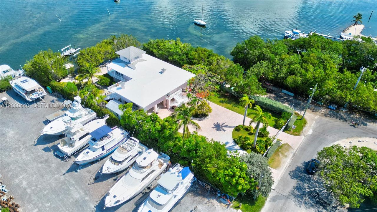 На продажу: $7,495,000 (8 спален, 6 ванн, 0 Квадратных фут)