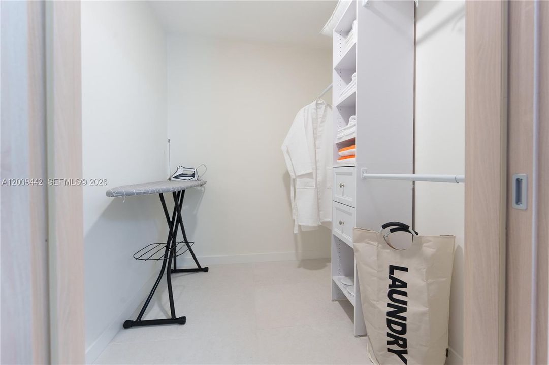 В аренду: $7,500 (3 спален, 2 ванн, 1806 Квадратных фут)