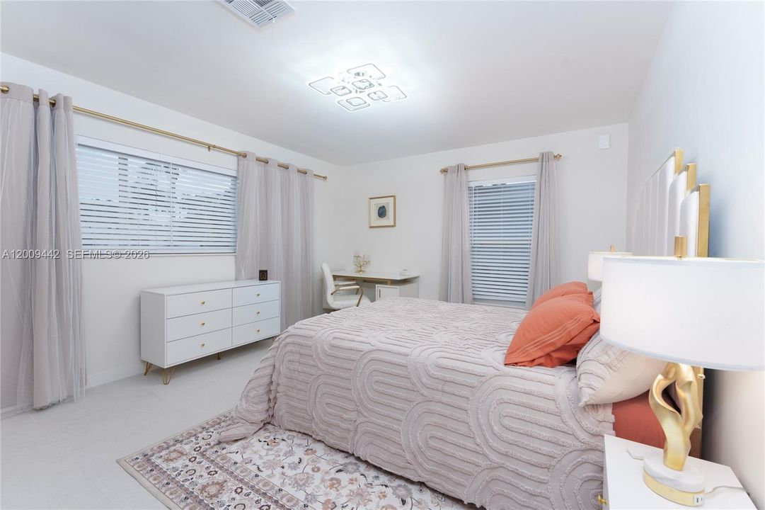 В аренду: $7,500 (3 спален, 2 ванн, 1806 Квадратных фут)