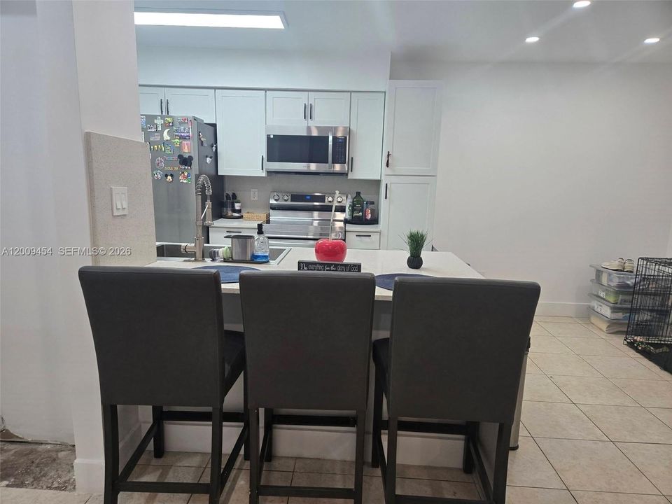 Eating bar stools