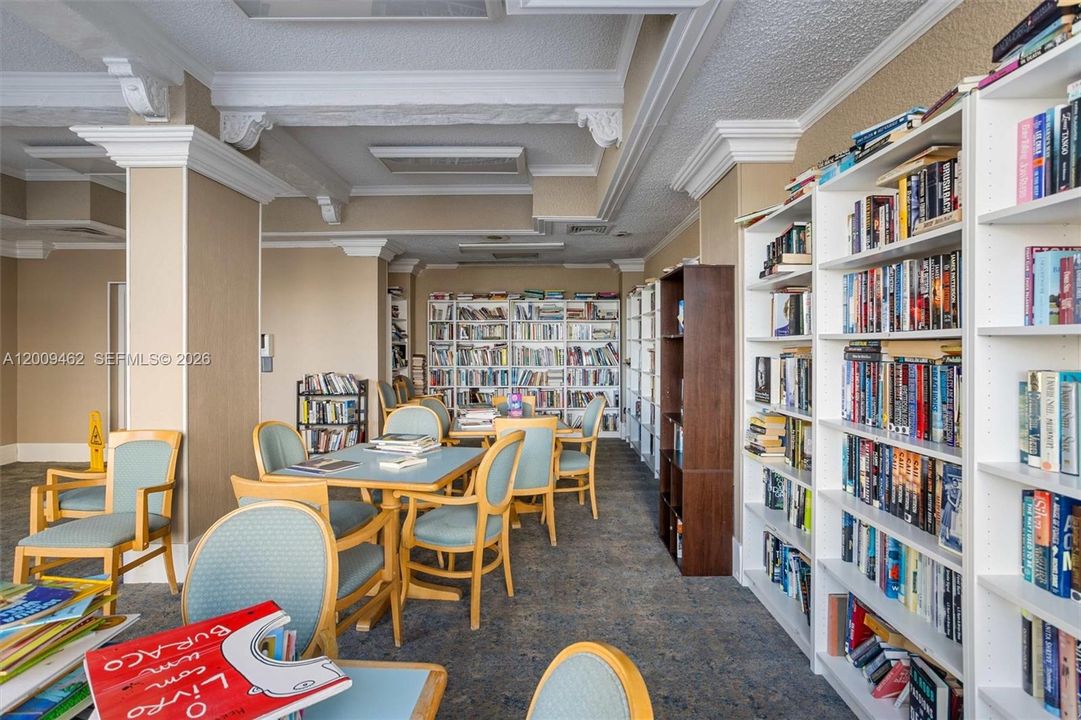 For Sale: $195,000 (2 beds, 2 baths, 1251 Square Feet)