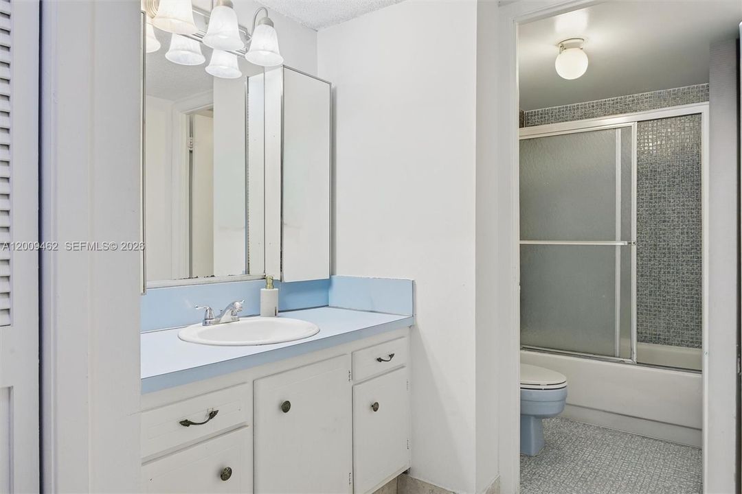 For Sale: $195,000 (2 beds, 2 baths, 1251 Square Feet)
