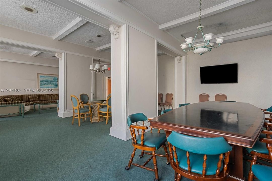 For Sale: $195,000 (2 beds, 2 baths, 1251 Square Feet)