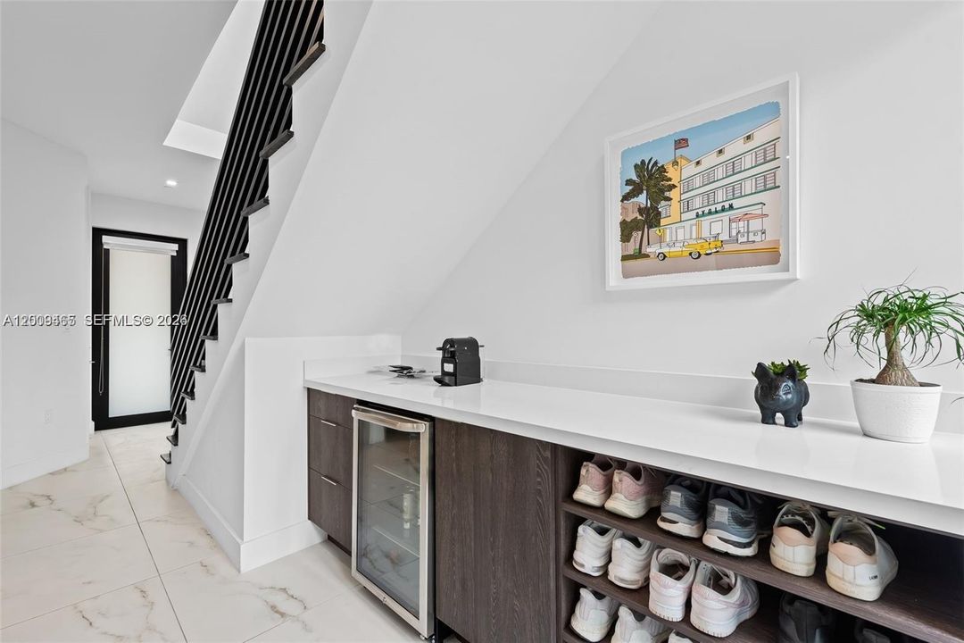 En Venta: $1,019,000 (3 camas, 3 baños, 1988 Pies cuadrados)