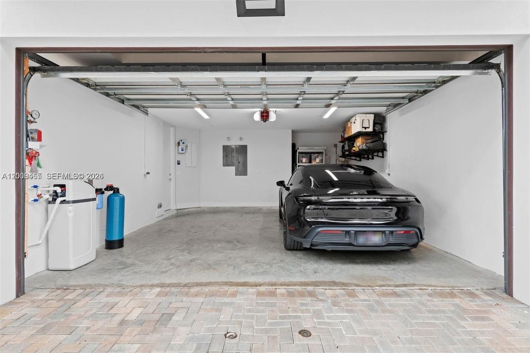En Venta: $1,019,000 (3 camas, 3 baños, 1988 Pies cuadrados)