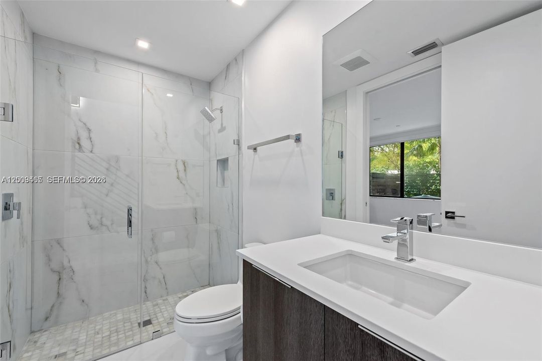 En Venta: $1,019,000 (3 camas, 3 baños, 1988 Pies cuadrados)
