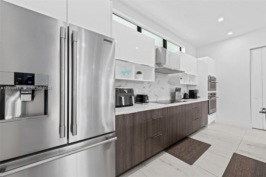 En Venta: $1,019,000 (3 camas, 3 baños, 1988 Pies cuadrados)