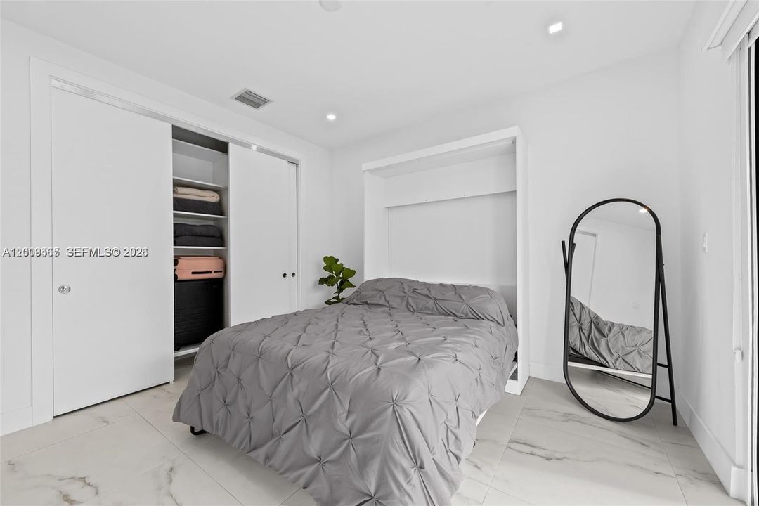 En Venta: $1,019,000 (3 camas, 3 baños, 1988 Pies cuadrados)