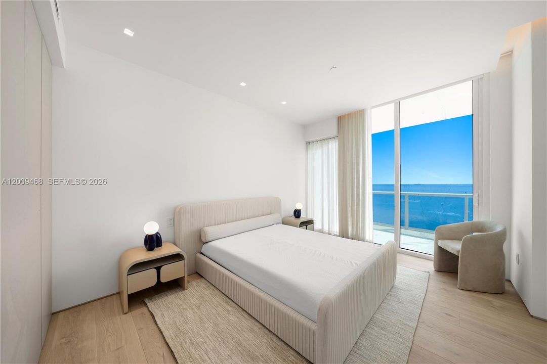 For Sale: $13,900,000 (3 beds, 3 baths, 2508 Square Feet)