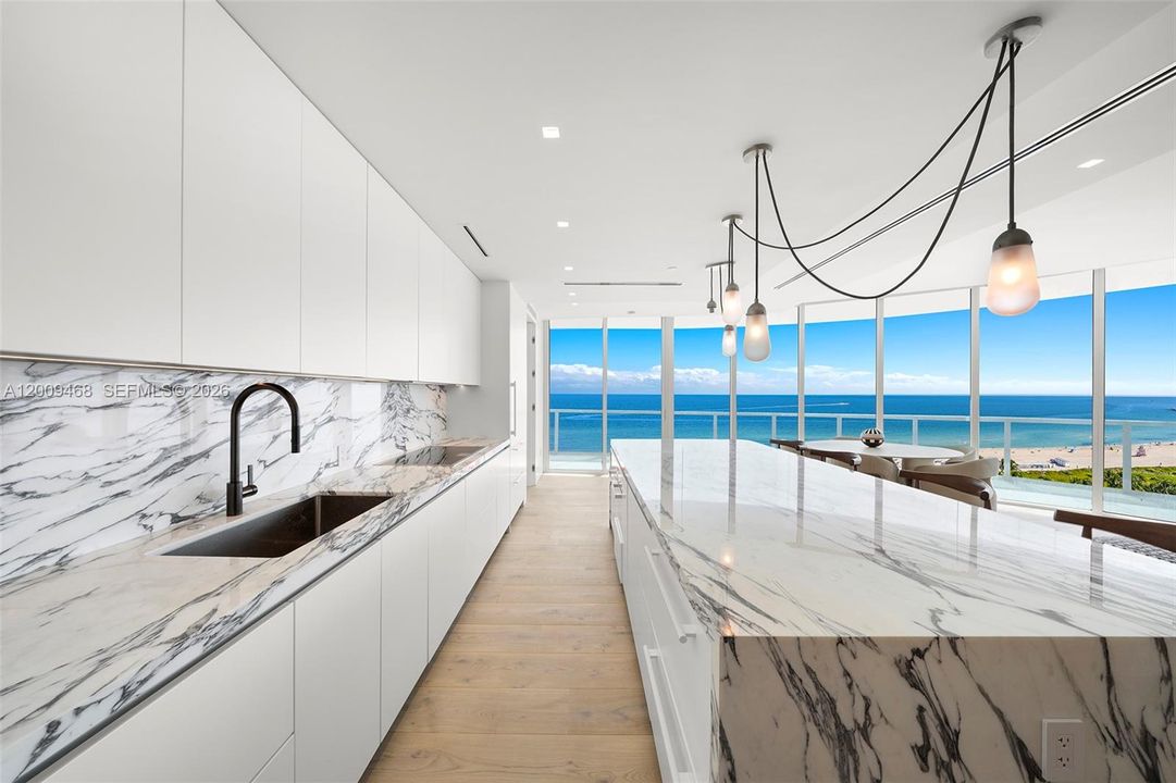 For Sale: $13,900,000 (3 beds, 3 baths, 2508 Square Feet)