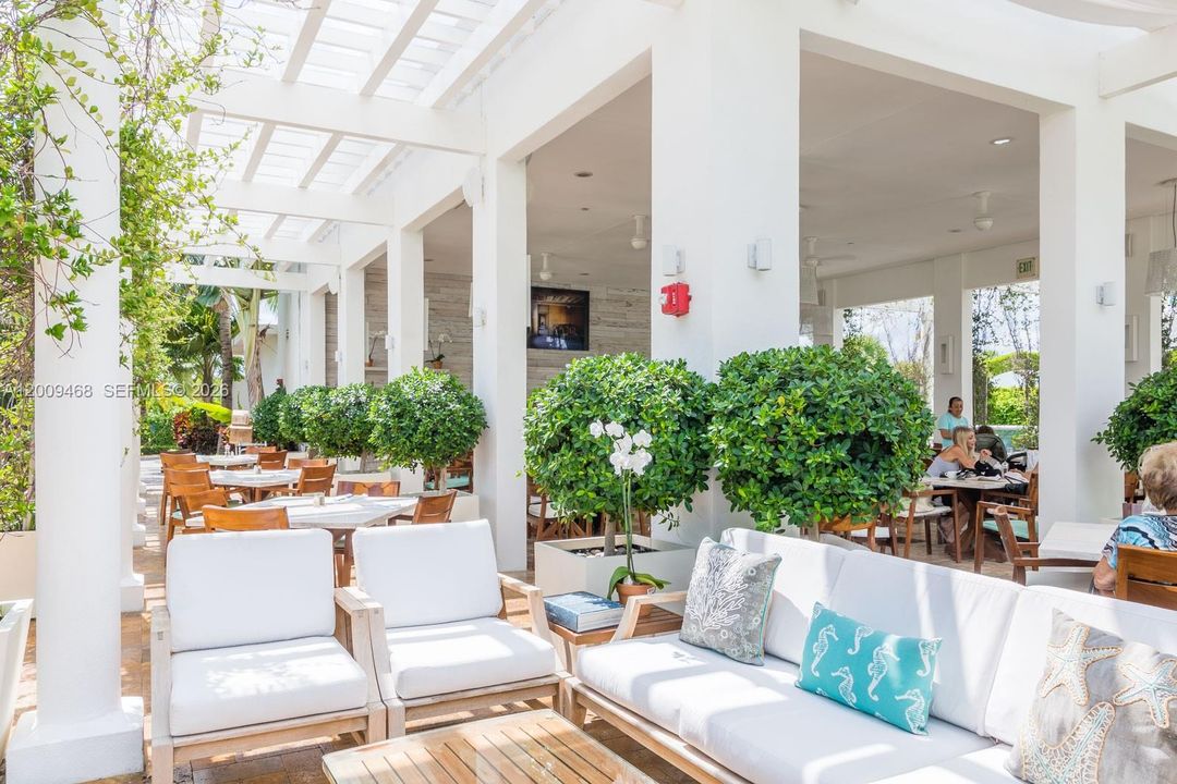 For Sale: $13,900,000 (3 beds, 3 baths, 2508 Square Feet)