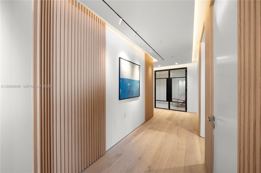 For Sale: $13,900,000 (3 beds, 3 baths, 2508 Square Feet)