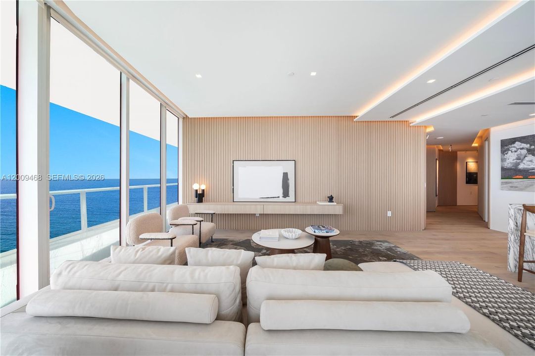 For Sale: $13,900,000 (3 beds, 3 baths, 2508 Square Feet)
