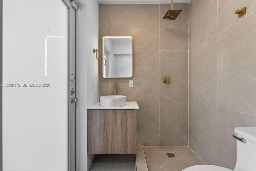 En Venta: $970,000 (4 camas, 3 baños, 1930 Pies cuadrados)