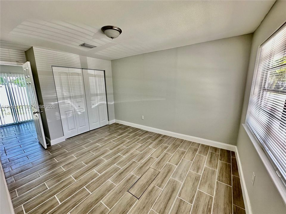 Active With Contract: $3,300 (3 beds, 2 baths, 1123 Square Feet)
