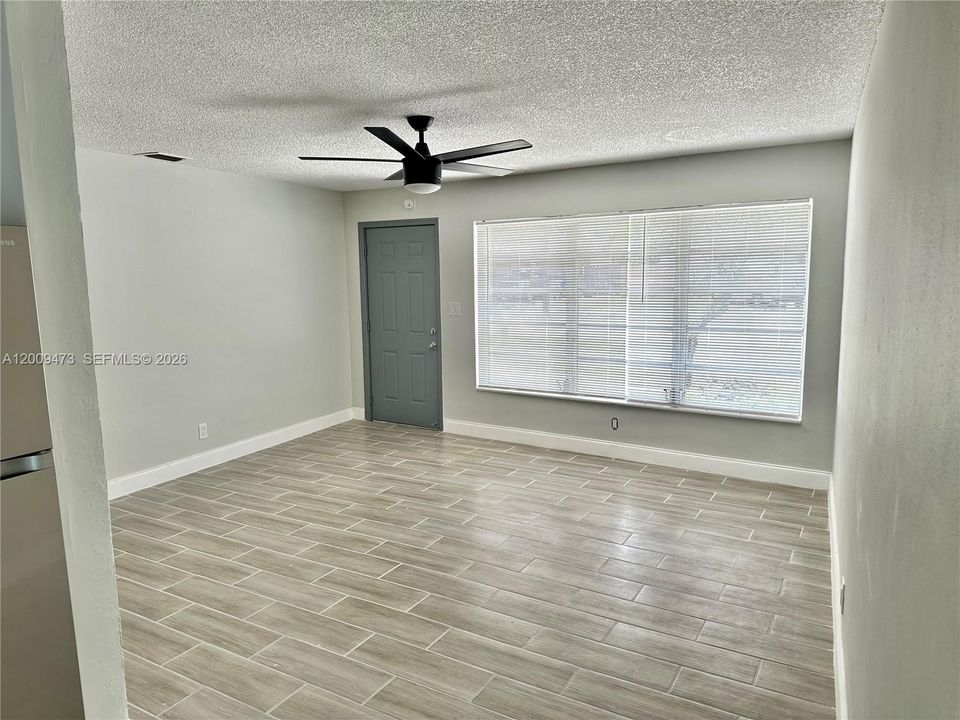Active With Contract: $3,300 (3 beds, 2 baths, 1123 Square Feet)
