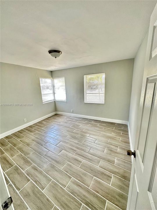 Active With Contract: $3,300 (3 beds, 2 baths, 1123 Square Feet)