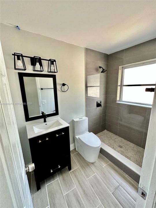 Active With Contract: $3,300 (3 beds, 2 baths, 1123 Square Feet)