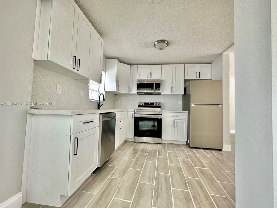Active With Contract: $3,300 (3 beds, 2 baths, 1123 Square Feet)
