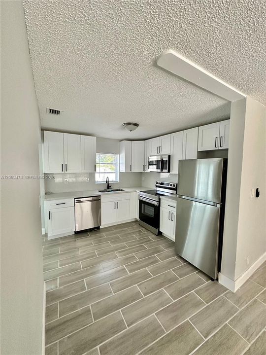 Active With Contract: $3,300 (3 beds, 2 baths, 1123 Square Feet)