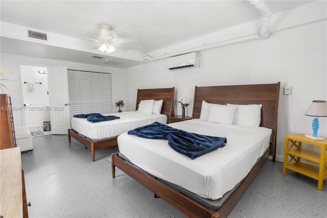 For Sale: $2,200,000 (2 beds, 2 baths, 960 Square Feet)