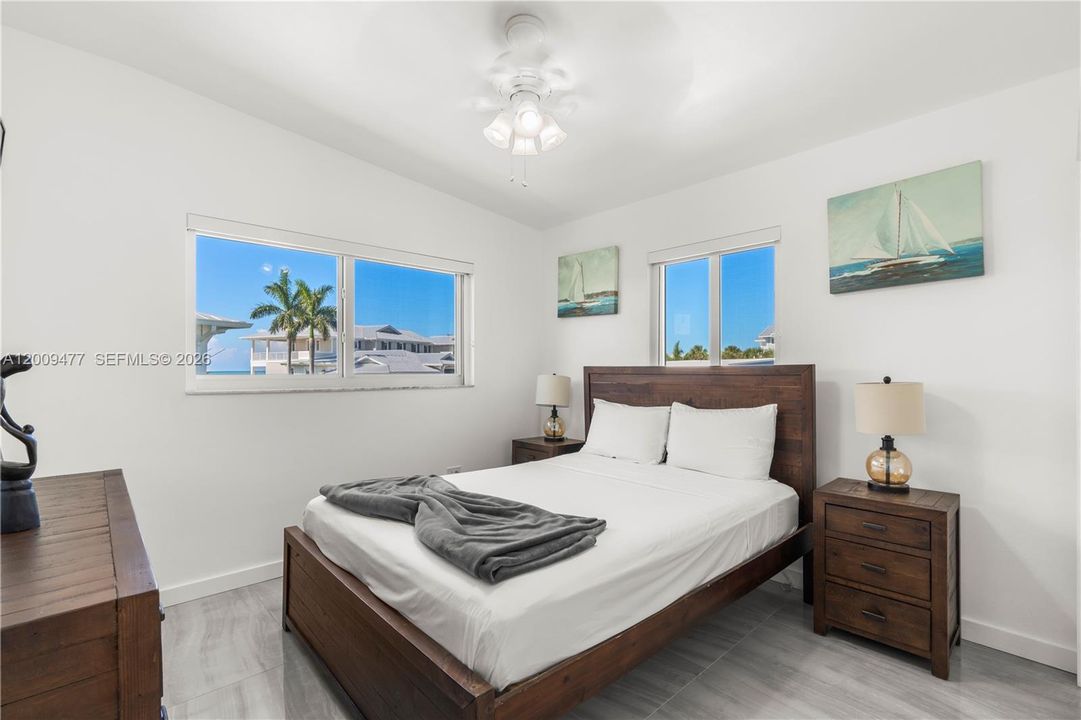 For Sale: $2,200,000 (2 beds, 2 baths, 960 Square Feet)