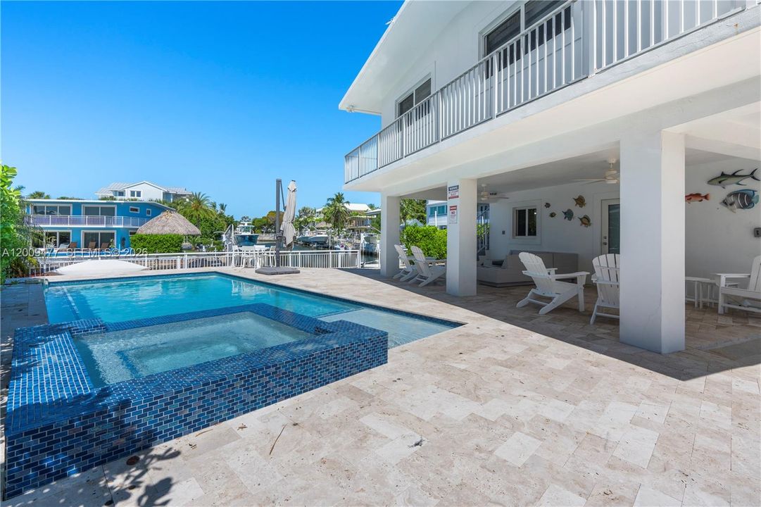 For Sale: $2,200,000 (2 beds, 2 baths, 960 Square Feet)