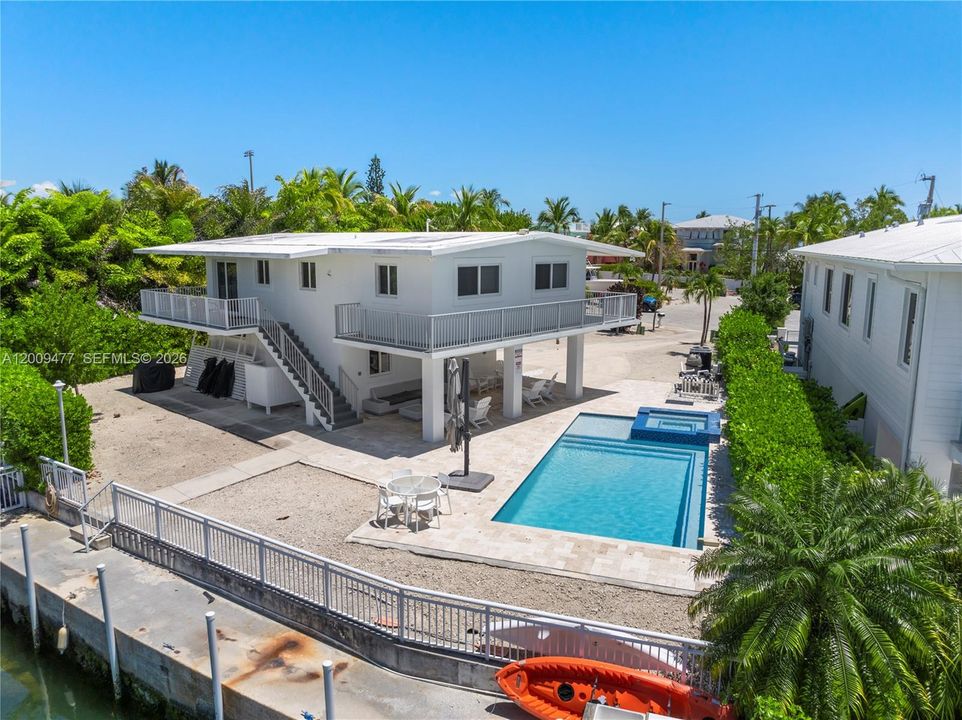 For Sale: $2,200,000 (2 beds, 2 baths, 960 Square Feet)