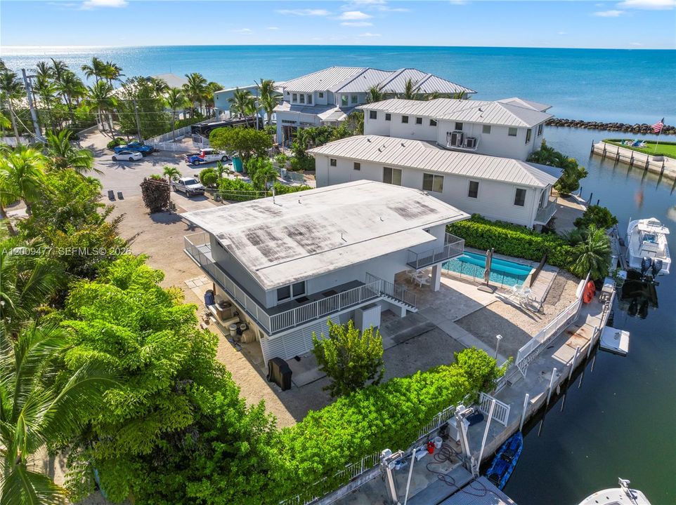 For Sale: $2,200,000 (2 beds, 2 baths, 960 Square Feet)