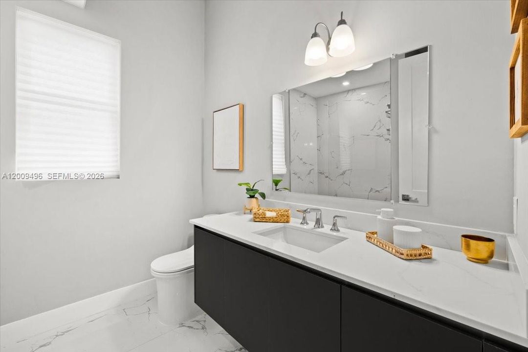 First Floor (Bath 4)