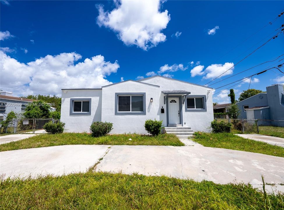For Rent: $5,700 (3 beds, 2 baths, 1279 Square Feet)