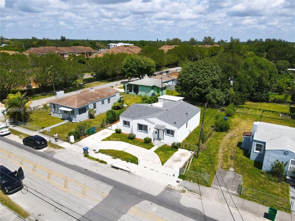 For Rent: $5,700 (3 beds, 2 baths, 1279 Square Feet)