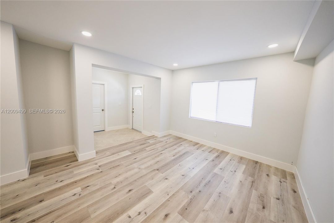 For Rent: $5,700 (3 beds, 2 baths, 1279 Square Feet)