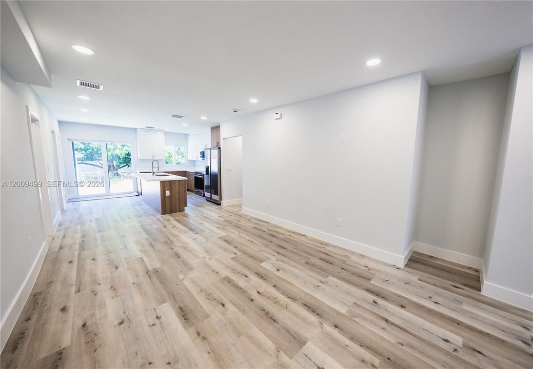 For Rent: $5,700 (3 beds, 2 baths, 1279 Square Feet)